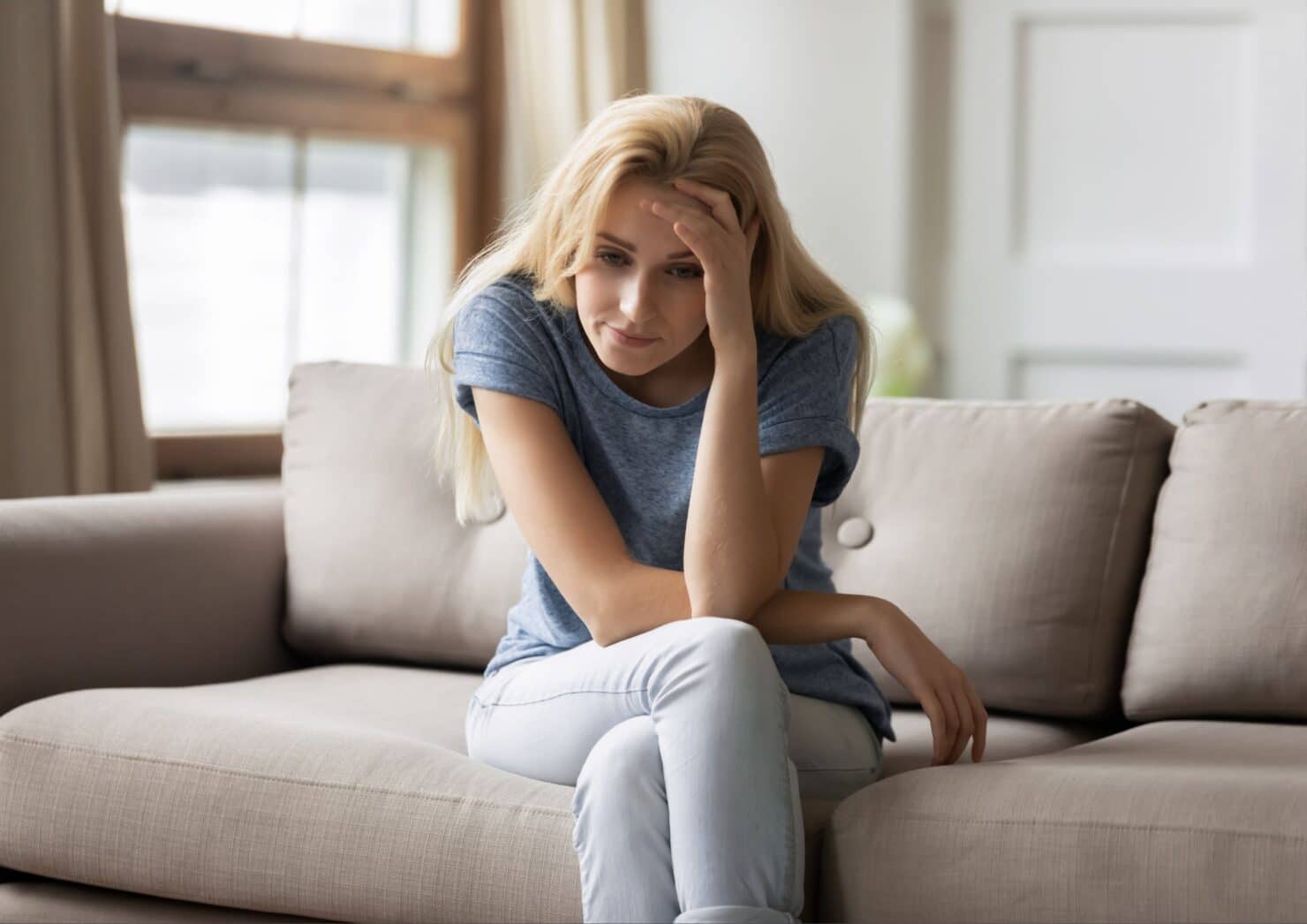 Burn-out komt in vele vormen en kent vele oorzaken. Het overkomt niet alleen de drukbezette directeur of de jonge ouder met slapeloze nachten. Ook studenten, mantelzorgers en mensen met een ogenschijnlijk 'rustig' leven kunnen in een burn-out terechtkomen. En dat maakt het ook zo verraderlijk.