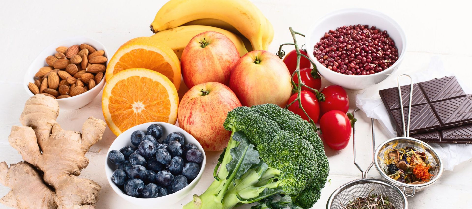 SEO-titel: Wat zijn antioxidanten eigenlijk? Meta-omschrijving: Antioxidanten klinken gezond, maar wat zijn het eigenlijk? Lees wat vrije radicalen zijn, hoe antioxidanten werken en waarom ze belangrijk zijn voor sporters. Focus keyphrase: wat zijn antioxidanten Slug: wat-zijn-antioxidanten Hashtags: #antioxidanten, #blauwebessen, #herstel, #vrijeRadicalen, #gezondevoeding, #fitfood, #trifora, #voedingsadvies