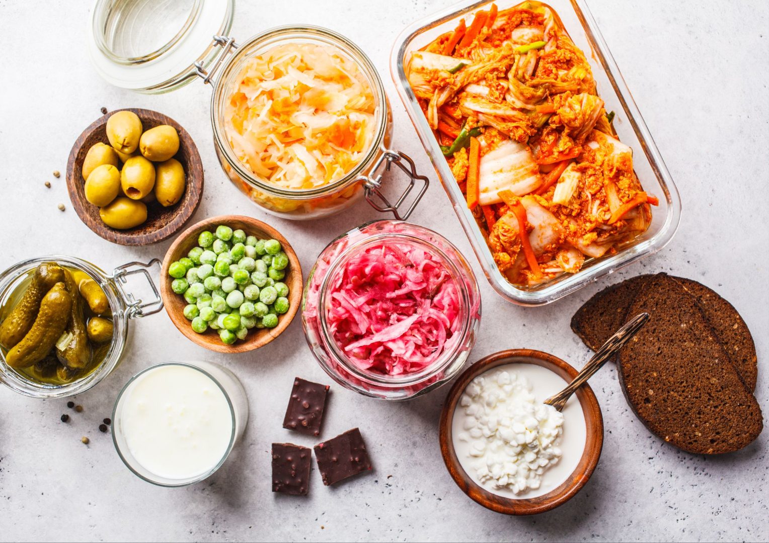 SEO-titel: Probiotica: wat ze doen, hoe je de beste kiest en of je ze echt nodig hebt Meta-omschrijving: Opgeblazen buik of gasvorming? Lees wat probiotica écht doen, hoe je de beste kiest tussen Yakult, kefir of capsules, en wanneer ze echt zin hebben. Focus keyphrase: probiotica beste keuze Slug: probiotica-beste-keuze-gezonde-darmen Hashtags: #probiotica,#voeding,#darmen,#gezondheid,#vitaliteit,#trifora