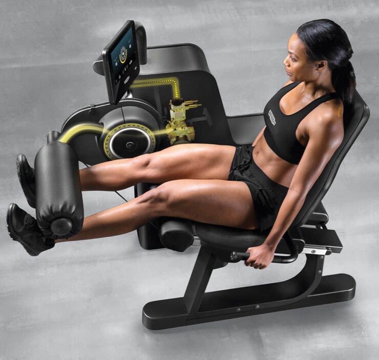Fit worden zonder gedoe met Trifora Smart Training Wil je fitter worden, sterker worden of gewoon weer lekker in je vel zitten, maar zie je op tegen de drukte en complexiteit van de fitness? Dan is Trifora Smart Training precies wat je zoekt. Met ons slimme trainingscircuit train je efficiënt, veilig en volledig afgestemd op jouw niveau. Je hoeft niets in te stellen, niets uit te zoeken en nergens over na te denken. Jij start, het systeem doet de rest. Binnen 35 minuten werk je aan je hele lichaam. Herken je dit? Je wilt wel sporten, maar weet niet goed waar je moet beginnen. Je hebt geen zin om apparaten uit te zoeken of schema’s te volgen. Je bent bang om het verkeerd te doen of jezelf te overbelasten. Of je hebt simpelweg weinig tijd en wilt het liefst zo efficiënt mogelijk trainen. Je bent niet de enige. En precies daarvoor hebben we dit concept ontwikkeld. Plan hier een gratis proeftraining