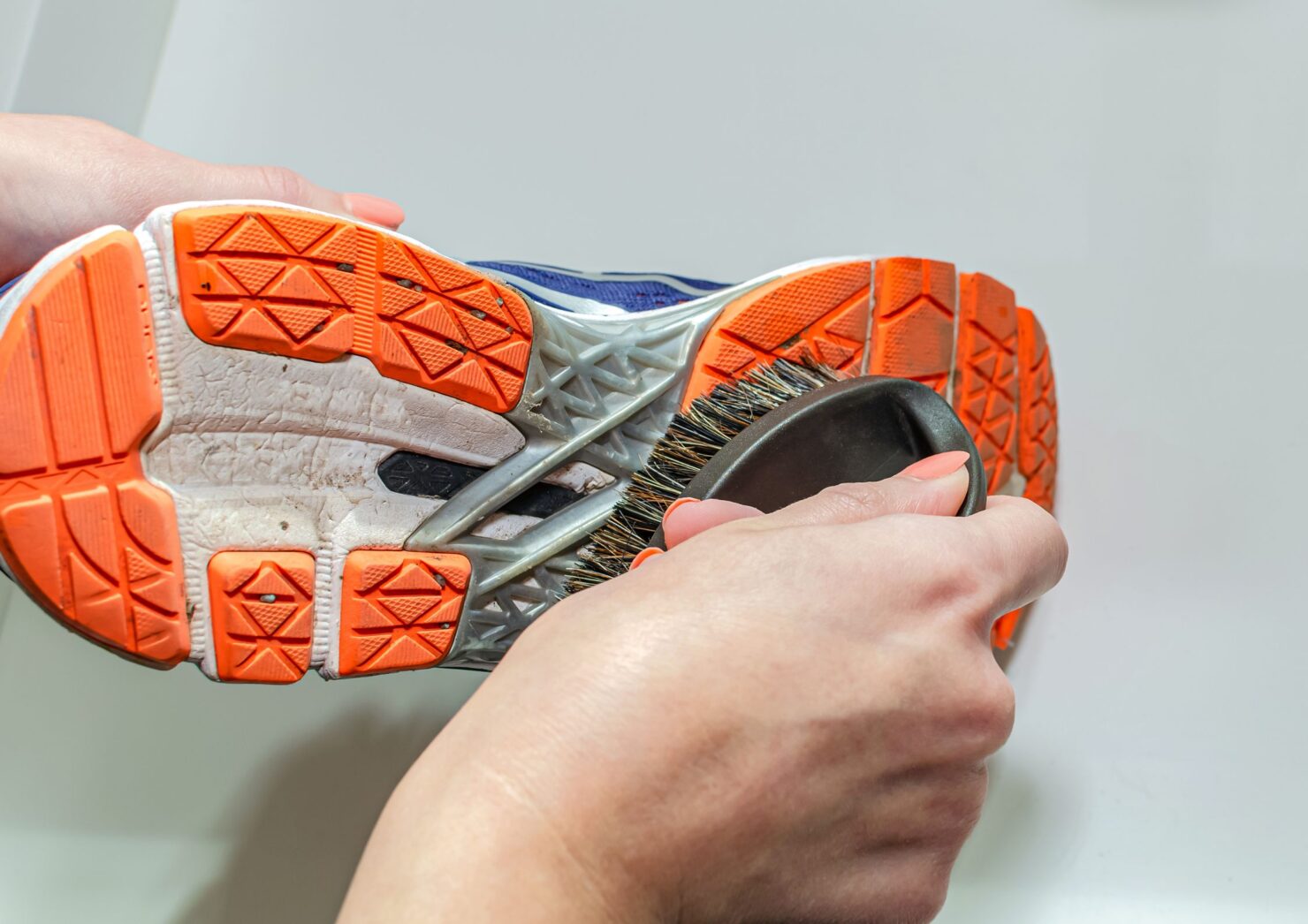 SEO-blok Titel (SEO): Waarom binnenschoenen in de sportschool belangrijk zijn Focus keyphrase: binnenschoenen sportschool Meta description: Waarom vraagt Trifora om binnenschoenen? Lees hoe zand en zout invloed hebben op hygiëne, houten vloeren en de kwaliteit van groepslessen bij Trifora in Enschede. Gerelateerde zoekwoorden: schone sportschoenen, hygiëne sportschool, groepslessen Enschede, houten sportvloer onderhoud, sportschool Enschede #binnenschoenen, #hygiënesportschool, #groepslessenenschede, #sportenbijtrifora, #trifora, #vitaliteit, #sportschoolenschede