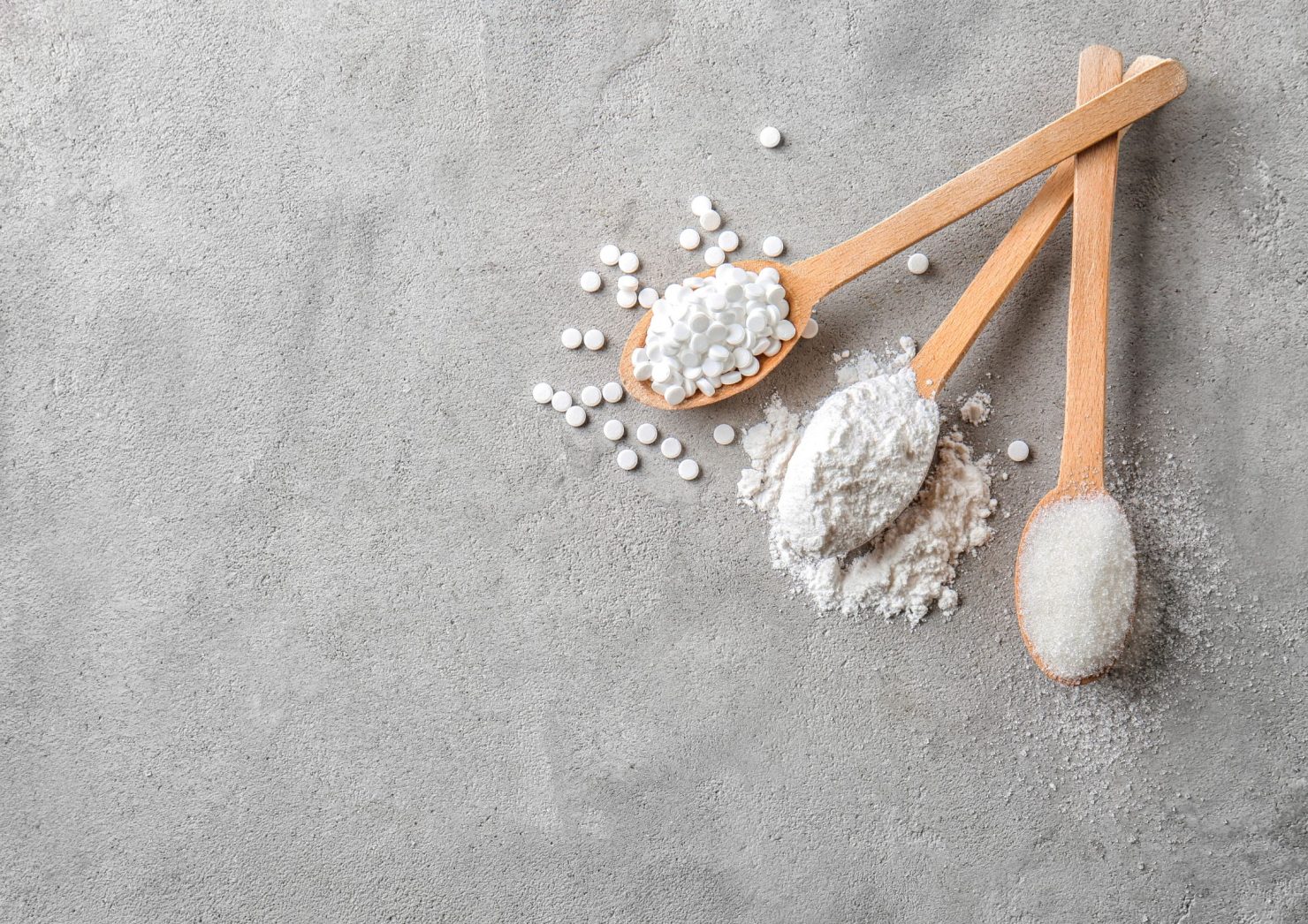 SEO-titel Zoetstof in het dagelijks leven: is het slecht voor je of juist een beter alternatief? Meta-omschrijving Is zoetstof slecht voor je gezondheid? In deze blog lees je wat kunstmatige zoetstoffen zijn, waar ze in zitten en waarom ze vaak een beter alternatief zijn dan suiker. Focus keyphrase is zoetstof slecht Slug (URL) zoetstof-in-het-dagelijks-leven Hashtags #zoetstof, #kunstmatigezoetstoffen, #suiker, #voeding, #gezondeleefstijl, #afvallen, #sportvoeding, #trifora