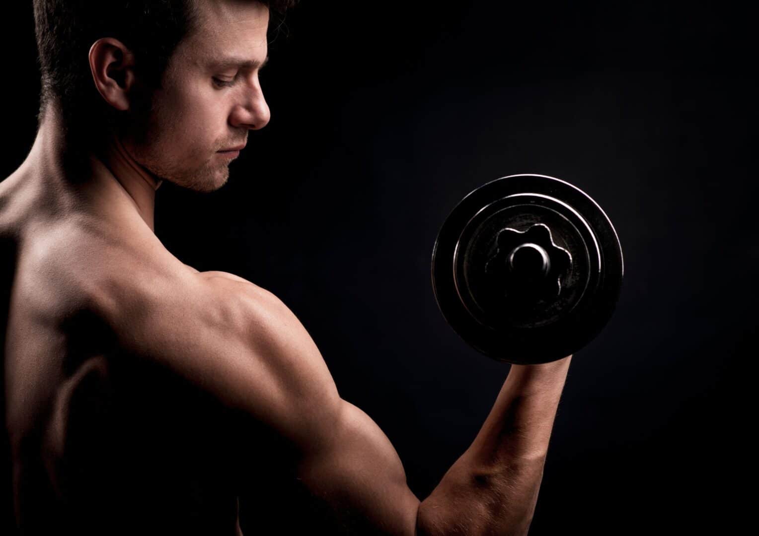 SEO-titel: Waarom je ene training beter gaat dan de andere: zo werkt krachtprogressie echt Meta-omschrijving: Waarom voelt een training soms zwaarder terwijl je niets hebt veranderd? Ontdek waarom krachttraining niet lineair verloopt en welke factoren je prestaties beïnvloeden. Focus keyphrase: waarom ene training beter dan andere Slug: training-prestatieverschillen-krachttraining Hashtags: #krachttraining, #progressiveoverload, #trainingsprogressie, #spierkracht, #trifora, #fitnessresultaat, #trainingsschema, #herstel, #sportwetenschap