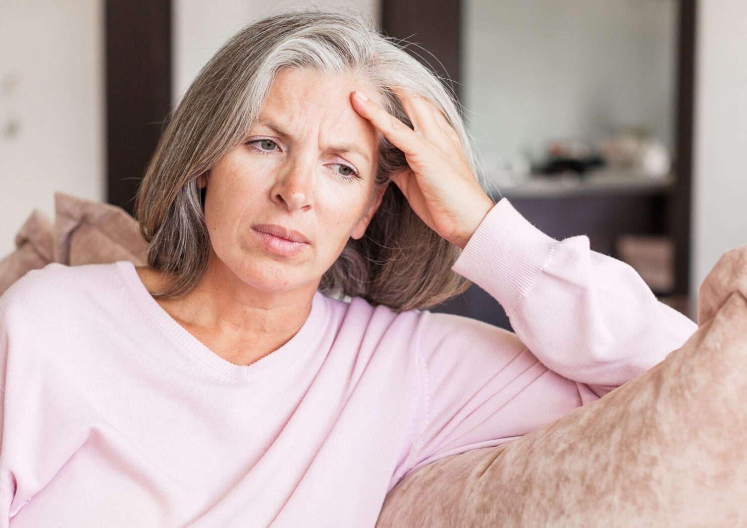 SEO-titel: Waarom vrouwen in de menopauze minder snel afvallen dan mannen Meta-omschrijving: Ontdek waarom vrouwen in de menopauze vaak minder snel afvallen dan mannen. Leer hoe oestrogeen, insuline en spiermassa je metabolisme beïnvloeden en wat wél werkt. Focus keyphrase: afvallen menopauze vrouw Slug: afvallen-menopauze-vrouw-hormonale-metabole-gezondheid Hashtags: #menopauze, #afvallen, #hormonen, #metabolisme, #insuline, #krachttraining, #vrouwen, #trifora