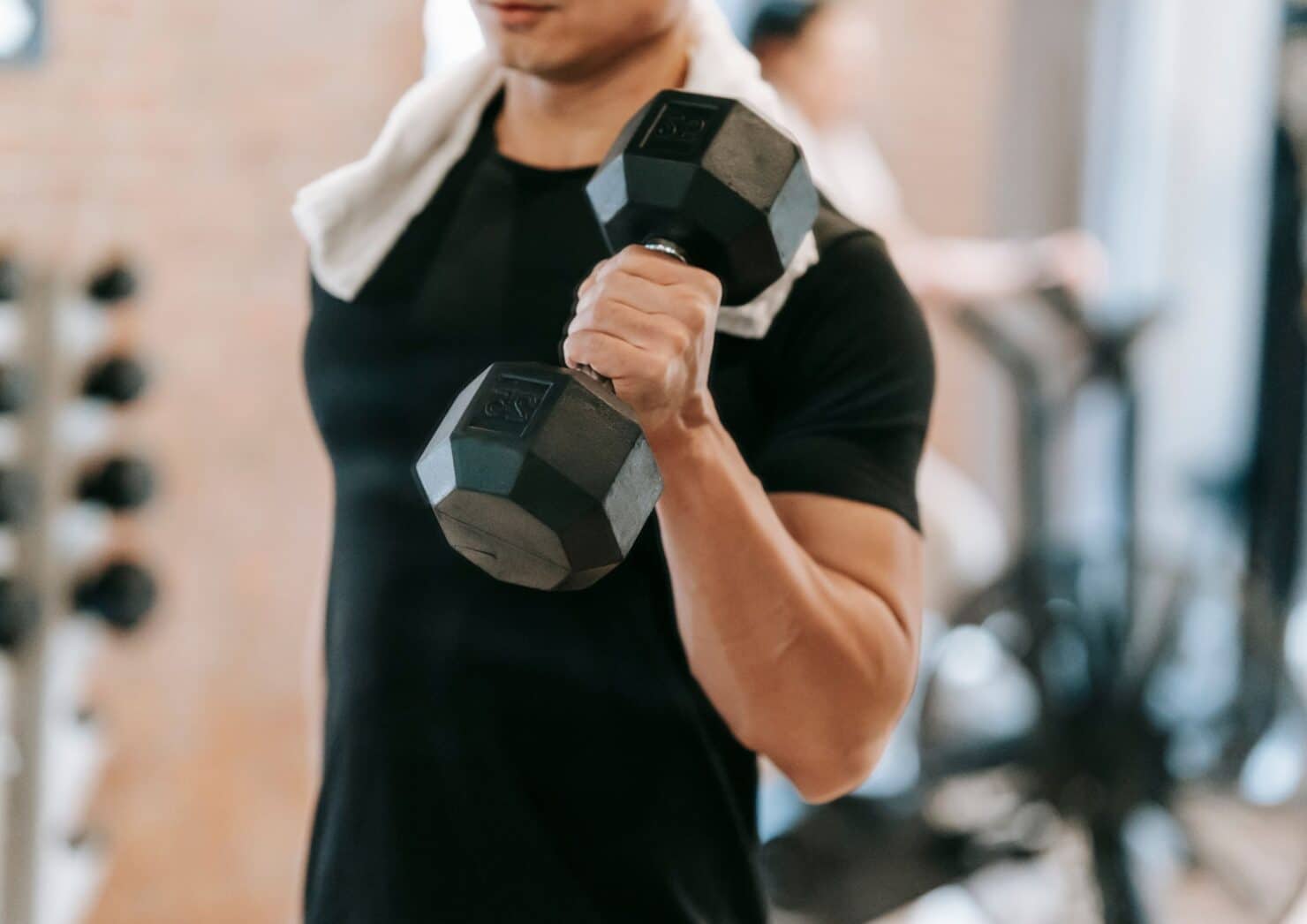 SEO-titel: Verschillende trainingsmethodes in fitness: krachttraining, HIIT, CrossFit en meer Meta-omschrijving: Welke trainingsmethodes zijn er in de sportschool? Ontdek het verschil tussen krachttraining, bodybuilding, powerlifting, HIIT, CrossFit en meer. Focus keyphrase: verschillende trainingsmethodes fitness Slug: verschillende-trainingsmethodes-fitness Hashtags: #fitness, #krachttraining, #trainingstechnieken, #bodybuilding, #powerlifting, #hiit, #crossfit, #progressiveoverload, #spiergroei, #trifora