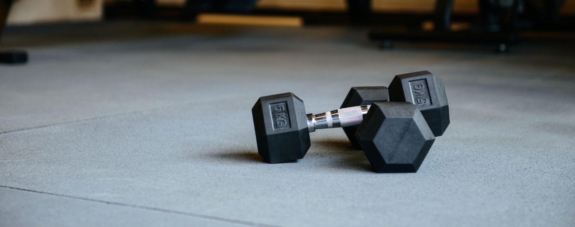 SEO-titel: Wat betekent fitter worden? Zo pak je het slim aan in de sportschool Meta-omschrijving: Wil je fitter worden maar weet je niet waar je moet beginnen? Ontdek hoe krachttraining, cardio en voeding samen zorgen voor echte fitheid. Focus keyphrase: fitter worden sportschool Slug: fitter-worden-sportschool Hashtags: #fitterworden, #sportschool, #krachttraining, #cardio, #metabolisme, #gezondleven, #trifora, #fitcoach
