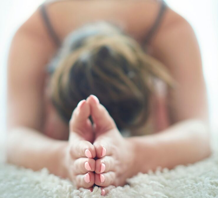 Klaar om yoga zelf te ervaren? Je kunt veel lezen over yoga, maar uiteindelijk ontdek je pas tijdens een les wat yoga voor jou kan betekenen. Of je nu wilt ontspannen, sterker wilt worden, soepeler wilt bewegen of een goede balans zoekt naast fitness of andere sporten: bij Trifora vind je altijd een les die aansluit bij jouw doel. Vraag vandaag nog een gratis proefles aan, maak kennis met onze instructeurs en ontdek welke yogavorm het beste bij jou past. We verwelkomen je graag bij Trifora.