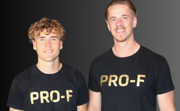 Over Pro-F fysiotherapie De fysiotherapeutische zorg binnen Trifora wordt verzorgd door Pro-F. Met meer dan veertig fysiotherapeuten, diverse specialisaties en meerdere locaties behoort Pro-F tot de grootste fysiotherapieorganisaties in Twente. Binnen Trifora beschikt Pro-F over twintig behandelkamers en uitgebreide mogelijkheden voor training, revalidatie en prestatieverbetering. Door de samenwerking tussen Pro-F en Trifora profiteer je van het beste van twee werelden: gespecialiseerde fysiotherapeutische zorg én een complete sport- en gezondheidsomgeving waarin herstel, beweging en leefstijl samenkomen.