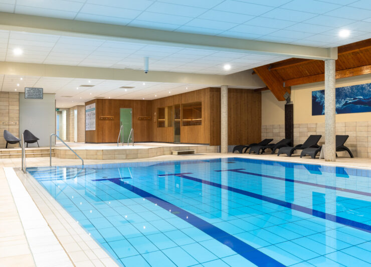 PAGINATITEL Persoonlijke begeleiding vanaf de eerste dag SLUG persoonlijke-begeleiding-enschede SEO-TITEL Sportschool met Persoonlijke Begeleiding in Enschede | Trifora META DESCRIPTION Start met sporten onder professionele begeleiding. Bij Trifora in Enschede krijg je vanaf dag één een persoonlijk plan, coaching en ondersteuning. Plan een gratis proefles. FOCUS KEYWORD persoonlijke begeleiding fitness enschede SECUNDAIRE KEYWORDS sportschool met begeleiding enschede fitness met begeleiding enschede sporten met begeleiding enschede fitness coach enschede afvallen met begeleiding enschede sportschool voor beginners enschede begeleiding bij sporten enschede persoonlijke coaching fitness enschede H1 Je hoeft het niet alleen te doen H2'S Persoonlijke begeleiding vanaf de eerste dag Waarom zoveel mensen stoppen met sporten Zo werkt persoonlijke begeleiding bij Trifora Je staat er niet alleen voor Persoonlijke begeleiding zonder personal training tarieven Meer dan alleen een sportschool Begeleiding met kennis van gezondheid en herstel Wat leden over Trifora zeggen Voor wie is Trifora? Ervaar zelf het verschil H3'S Kennismaken Persoonlijk plan Samen resultaat behalen INTERNE LINKS https://trifora.nl/fitness/ https://trifora.nl/smart-training/ https://trifora.nl/groepslessen/ https://trifora.nl/yoga/ https://trifora.nl/fysiotherapie/ https://trifora.nl/voedingsbegeleiding/ https://trifora.nl/gratis-proefles/ AFBEELDING BESTANDSNAMEN persoonlijke-begeleiding-fitness-enschede.jpg coach-begeleidt-lid-trifora.jpg sporten-met-begeleiding-enschede.jpg ALT TEKSTEN Persoonlijke begeleiding tijdens fitness bij Trifora Enschede Coach begeleidt sporter tijdens training bij Trifora Sporten met persoonlijke begeleiding in Enschede FAQ SEO BLOK Krijg ik begeleiding als ik lid word van Trifora? Ja. Bij Trifora krijg je vanaf de eerste dag begeleiding. We starten met een intake en maken een persoonlijk plan dat aansluit bij jouw doelen. Is persoonlijke begeleiding inbegrepen? Ja. Begeleiding, coaching en voortgangsgesprekken maken onderdeel uit van onze werkwijze. Hierdoor profiteer je van professionele ondersteuning zonder direct gebruik te maken van personal training. Is Trifora geschikt voor beginners? Ja. Veel leden starten zonder veel sportervaring. Dankzij de begeleiding weet je precies waar je moet beginnen en krijg je ondersteuning wanneer dat nodig is. Kan ik eerst kennismaken? Ja. Je kunt vrijblijvend een gratis proefles of rondleiding aanvragen en ervaren hoe persoonlijke begeleiding bij Trifora werkt.