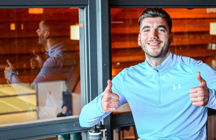 Veelgestelde vragen Kan ik eerst een gratis proefles volgen? Ja. Je bent van harte welkom voor een gratis proefles of een vrijblijvende rondleiding. Zo kun je kennismaken met onze fitness, groepslessen, wellness en de sfeer binnen de club voordat je besluit lid te worden. Is Trifora geschikt voor beginners? Absoluut. Veel nieuwe leden hebben al langere tijd niet gesport of stappen zelfs voor het eerst een sportschool binnen. Dankzij de persoonlijke intake en begeleiding van onze fitcoaches kun je verantwoord beginnen en op je eigen tempo werken aan jouw doelen. Zijn groepslessen inbegrepen bij een lidmaatschap? Ja. Met een groepsleslidmaatschap kun je onbeperkt deelnemen aan meer dan 70 groepslessen per week. Maak je gebruik van een fitnesslidmaatschap? Dan kun je groepslessen eenvoudig toevoegen met een voordelige add-on.