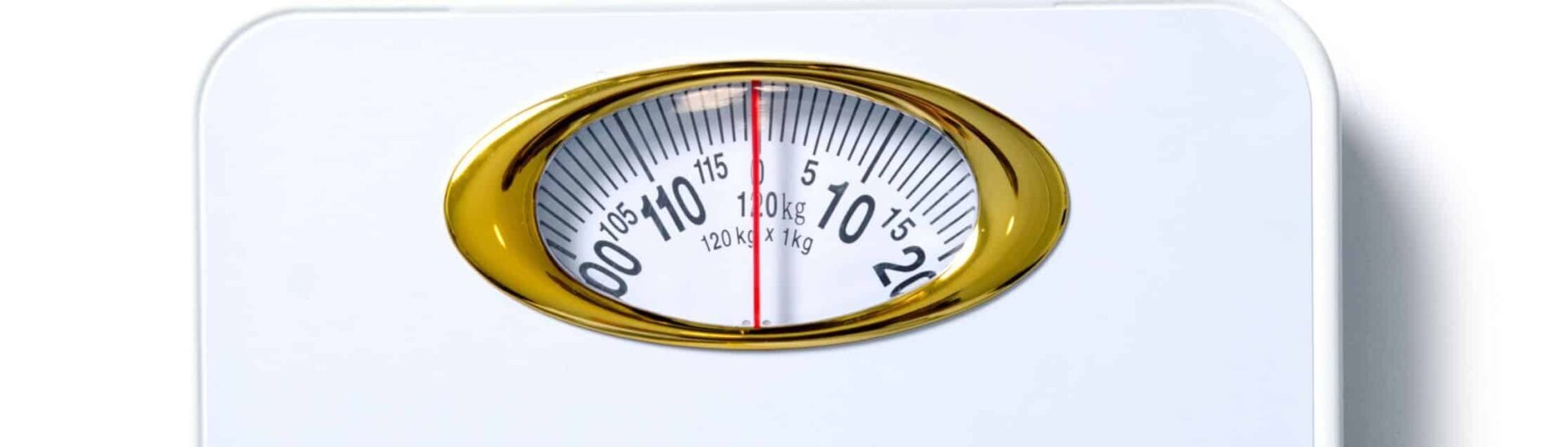 SEO-titel: Waarom weeg je meer in de avond? Dit is de verklaring Meta-omschrijving: Waarom weeg je meer in de avond dan in de ochtend? Lees hoe eten, drinken, vocht, koolhydraten, hormonen en spiermassa je gewicht beïnvloeden. Focus keyphrase: waarom weeg je meer in de avond Slug (URL): waarom-weeg-je-meer-in-de-avond Hashtags: #WaaromWeegJeMeerInDeAvond, #Gewichtsschommelingen, #Afvallen, #GezondAfvallen, #Weegschaal, #Lichaamsgewicht, #Vetmassa, #Spiermassa, #VochtVasthouden, #Krachttraining, #Voeding, #Beweging, #Gedrag, #GLI, #Leefstijlcoaching, #FitnessEnschede, #SportschoolEnschede, #Trifora
