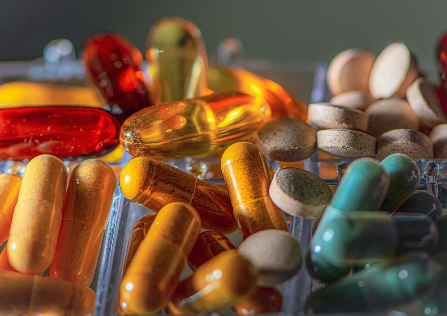 SEO-titel: Welke vitamines zijn er? Het vitaminealfabet uitgelegd Meta-omschrijving: Welke vitamines zijn er en wat doen ze? Ontdek het complete vitaminealfabet, waar vitamines in zitten en wanneer supplementen zinvol zijn. Focus keyphrase: welke vitamines zijn er Slug (URL): welke-vitamines-zijn-er Hashtags: #vitamines, #vitaminealfabet, #welkevitamineszijner, #gezondevoeding, #voeding, #voedingsstoffen, #supplementen, #sportvoeding, #vitamineA, #vitamineB, #vitamineC, #vitamineD, #vitamineE, #vitamineK, #gezondheid, #fitness, #fitnessEnschede, #sportschoolEnschede, #Trifora