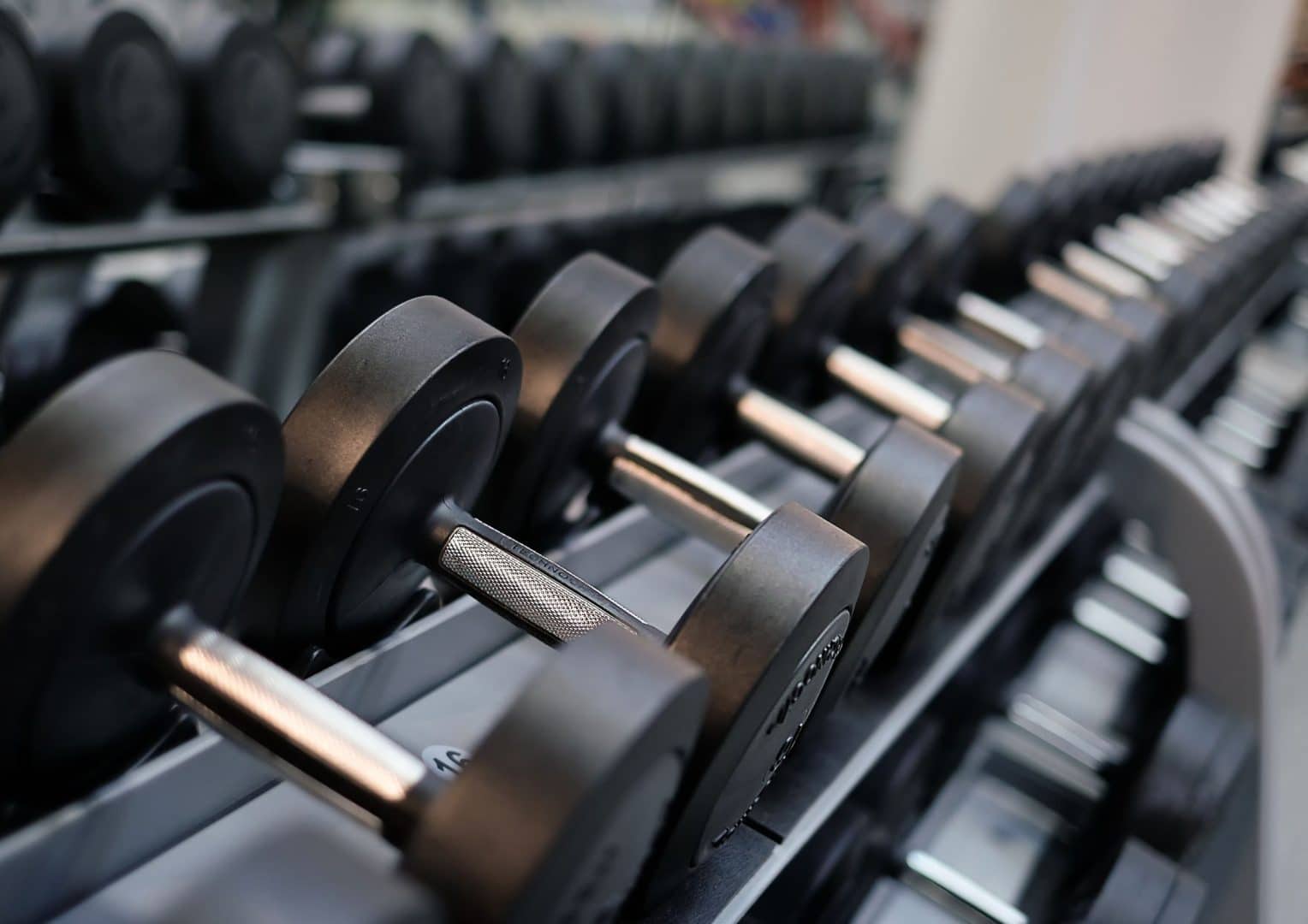SEO-titel: Supersets en dropsets combineren: wat levert het op? Meta-omschrijving: Supersets en dropsets combineren met fullbodytraining? Lees wat het doet voor spiergroei, kracht en conditie, en hoe je belasting en herstel bewaakt. Focus keyphrase: supersets en dropsets combineren Slug (URL): supersets-en-dropsets-combineren Hashtags: #supersets, #dropsets, #krachttraining, #fullbodytraining, #spieropbouw, #spiermassa, #progressiveoverload, #conditie, #herstel, #trainingstechniek, #fitness, #fitnessenschede, #Trifora